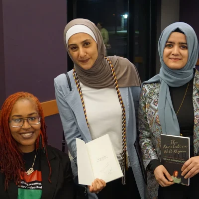 Jillian Hanesworth with students Jillian Hanesworth with students